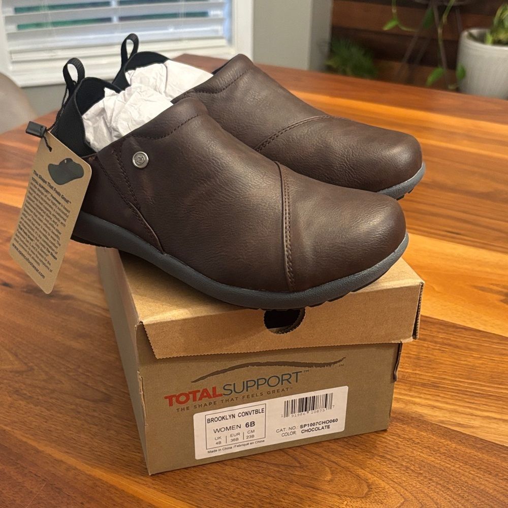 NWT New Spenco Women's Sneakers Chocolate Brooklyn Convertible Shoe Size 6
